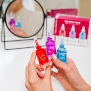 КОЗМЕТИЧКИ КОМПЛЕКТ – ВОДИЧ ЗА УСОВРШУВАЊЕ НА ЗРЕЛАТА КОЖА