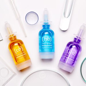 .КОЗМЕТИЧКИ КОМПЛЕКТ – ПРИРАЧНИК ЗА ХИДРАТАЦИЈА И БЛЕСК.